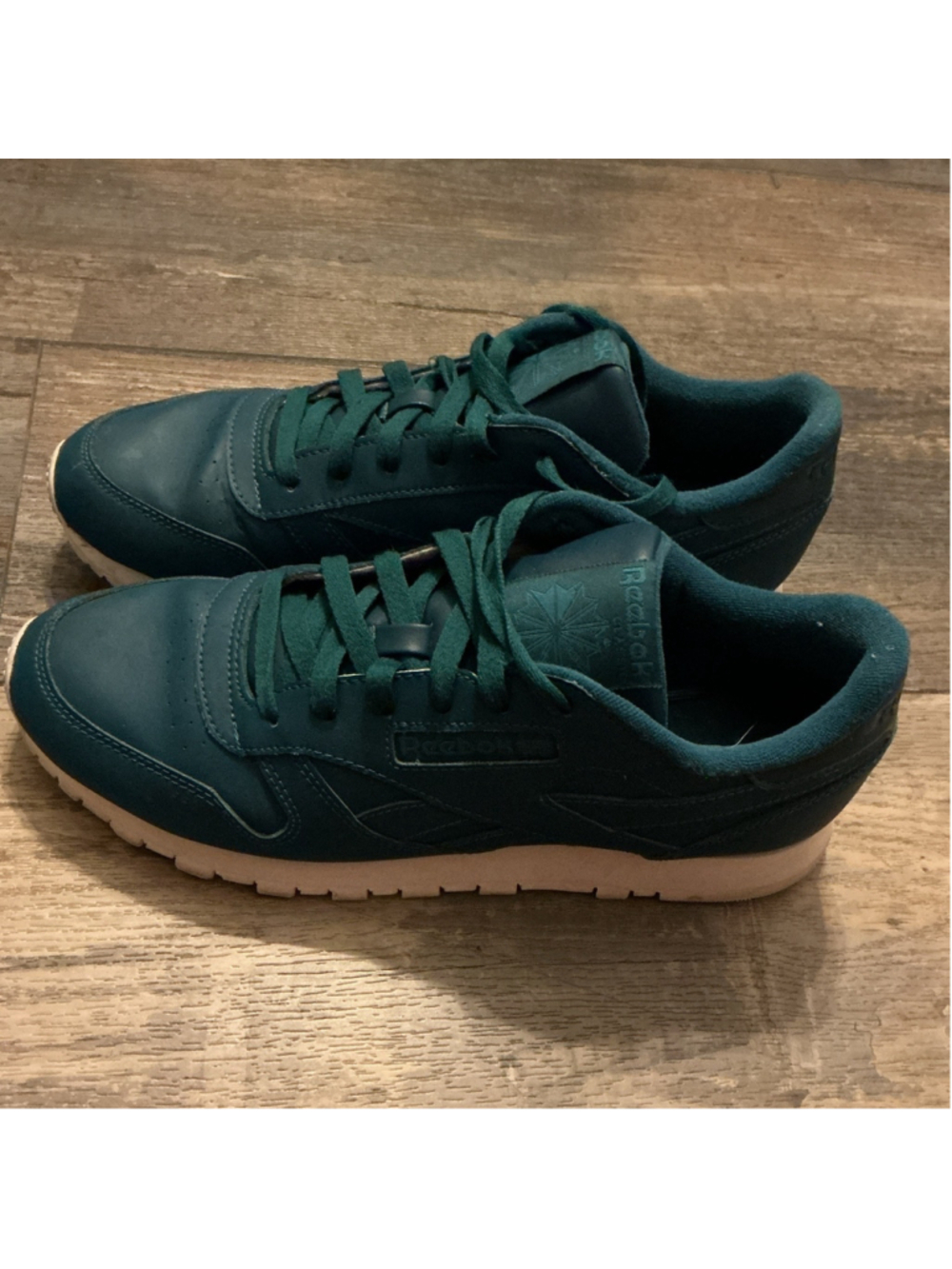 Reebok Women Green Low Top Lace-Up Athletic Sneaker Casual Activewear - Size 10
